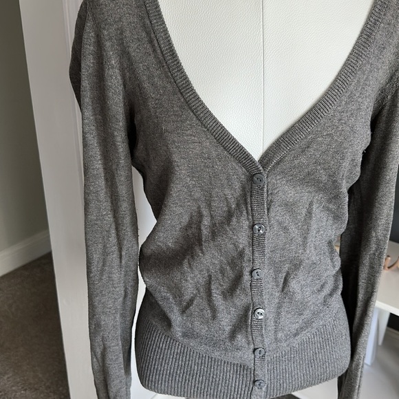 H&M Sweater - Picture 2 of 4